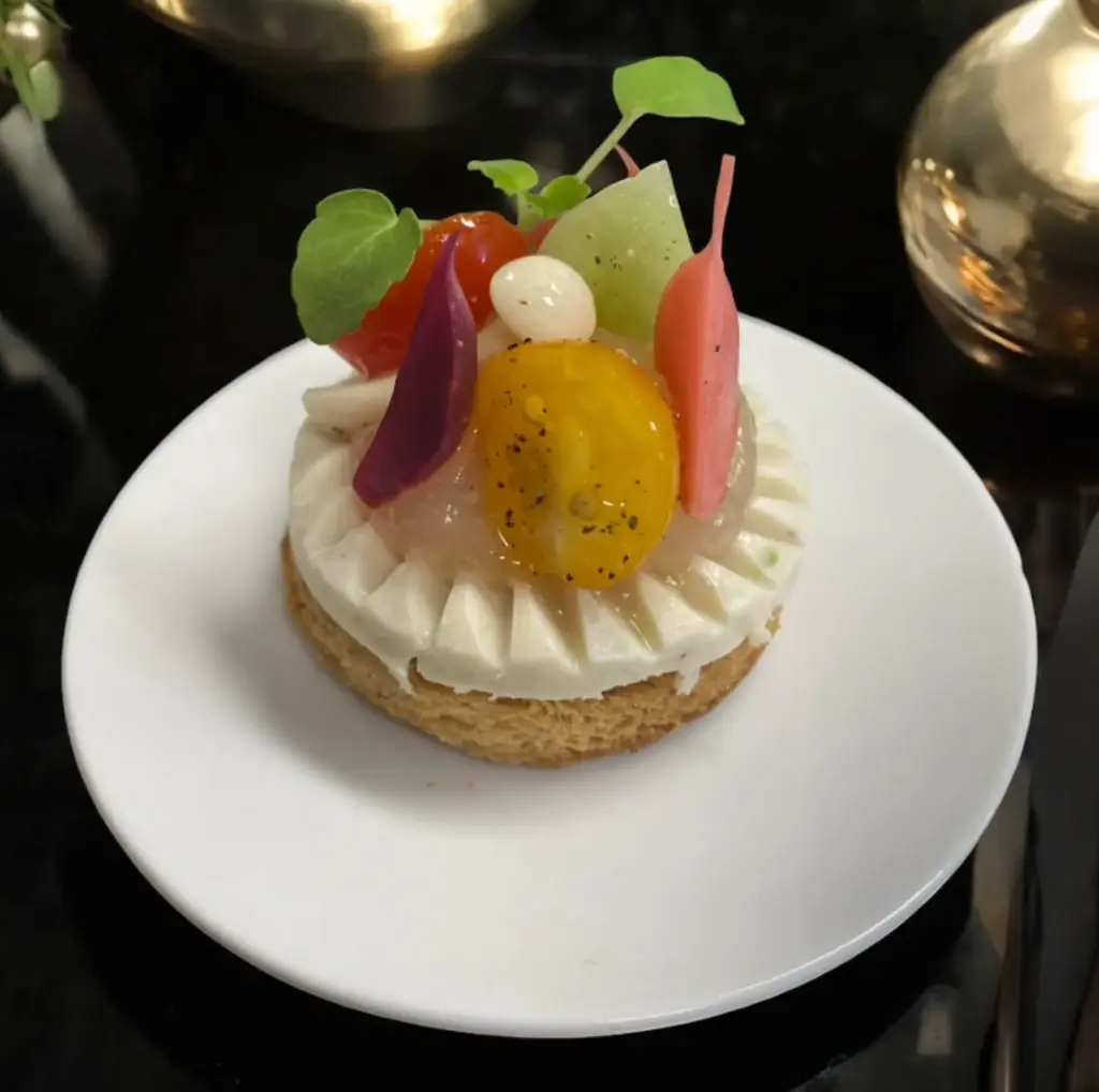 Mousse van gerookte paling met yuzu en gemarineerde groenten 