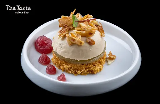 Bavarois van ganzenlever met appel en peperkoek