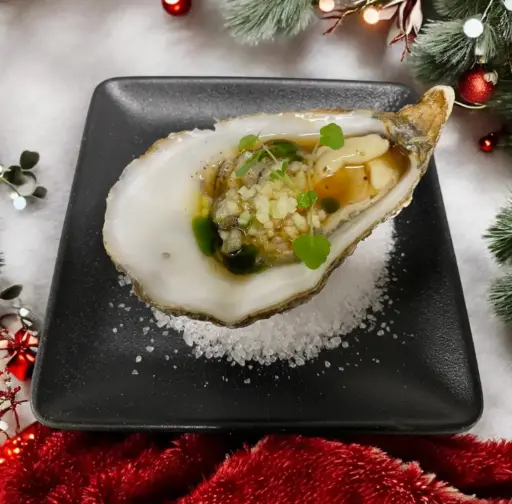 Oester met Yuzu, komkommer en appel