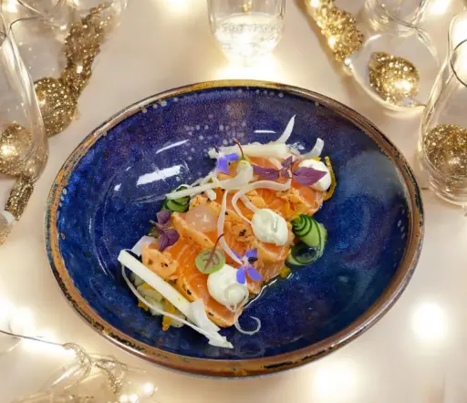 Japanse tataki van gebrande zalm met venkel en appel 